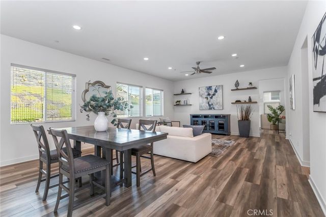 28695 Windbreak Terrace, Saugus, CA 91350