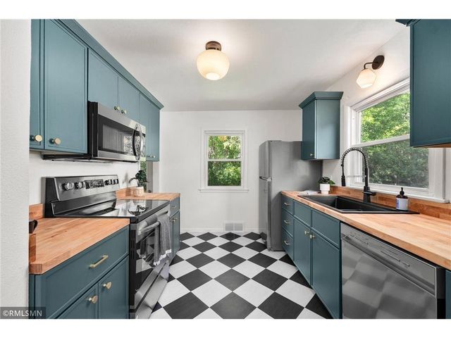 2440 LaSalle Street, Eau Claire, WI 54703