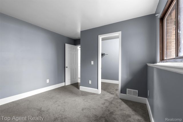 42372 Lochmoor Street, Clinton Charter Township, MI 48038