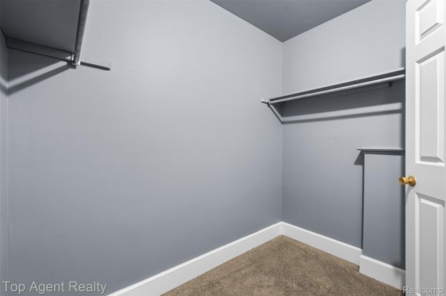 42372 Lochmoor Street, Clinton Charter Township, MI 48038