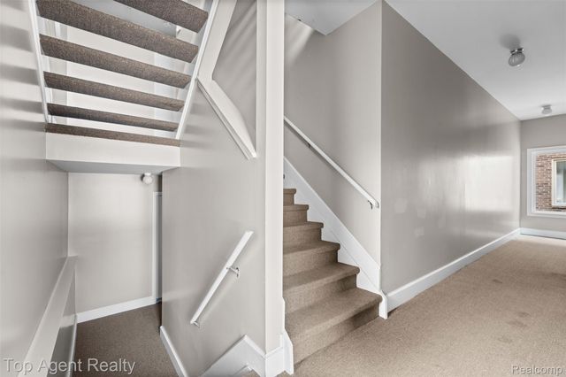 42372 Lochmoor Street, Clinton Charter Township, MI 48038