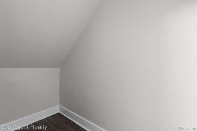 42372 Lochmoor Street, Clinton Charter Township, MI 48038