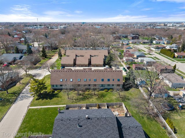 42372 Lochmoor Street, Clinton Charter Township, MI 48038