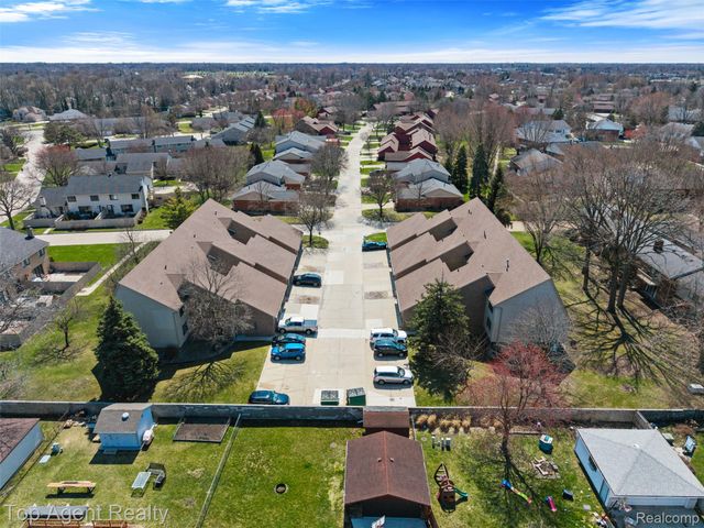 42372 Lochmoor Street, Clinton Charter Township, MI 48038