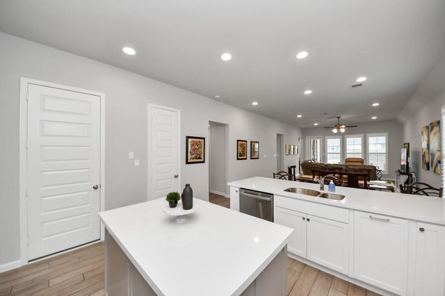 5043 Country Meadows Trail, Iowa Colony, TX 77583