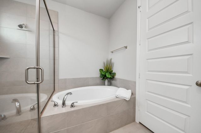 5043 Country Meadows Trail, Iowa Colony, TX 77583