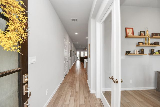 5043 Country Meadows Trail, Iowa Colony, TX 77583