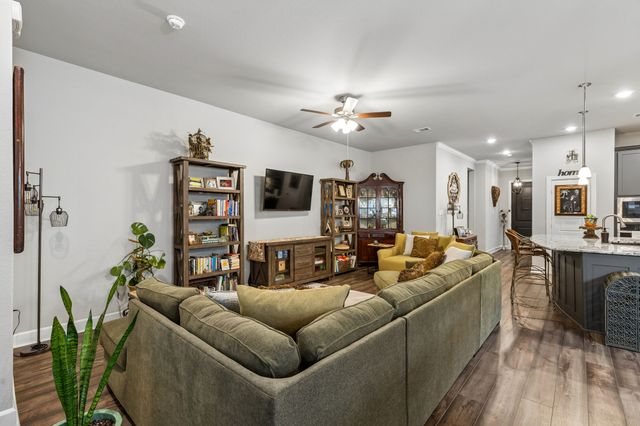 4717 Beaver Creek Drive, Arlington, TX 76005