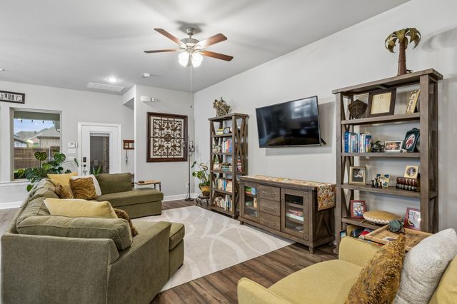 4717 Beaver Creek Drive, Arlington, TX 76005