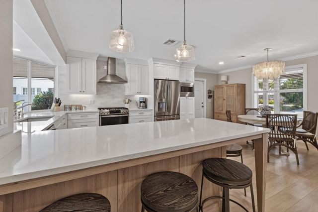 198 Golfview Drive, Tequesta, FL 33469