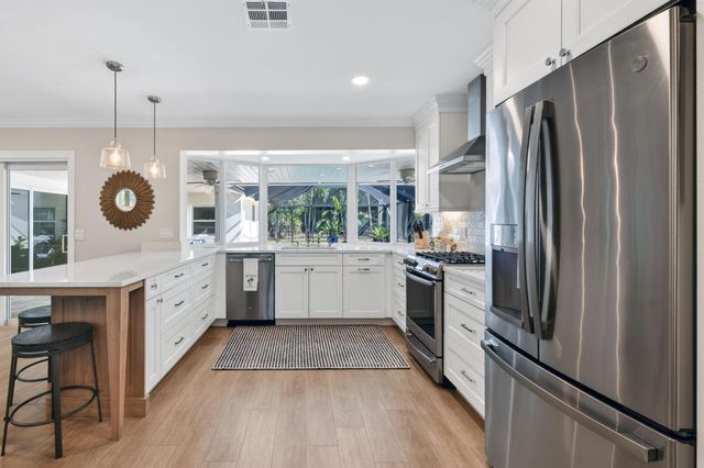 198 Golfview Drive, Tequesta, FL 33469