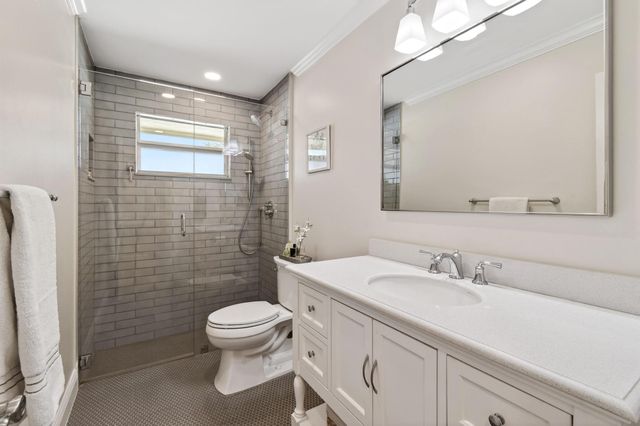 198 Golfview Drive, Tequesta, FL 33469