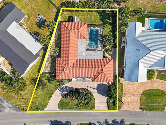 198 Golfview Drive, Tequesta, FL 33469