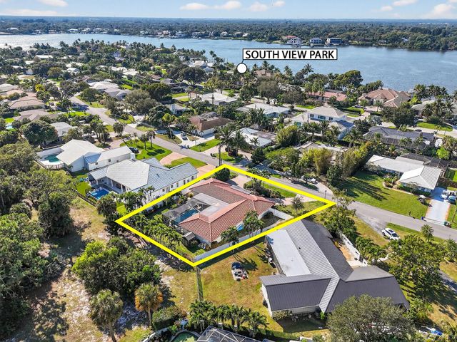 198 Golfview Drive, Tequesta, FL 33469