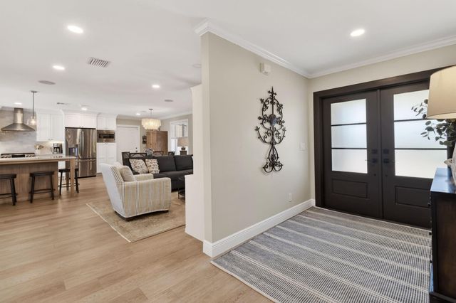 198 Golfview Drive, Tequesta, FL 33469