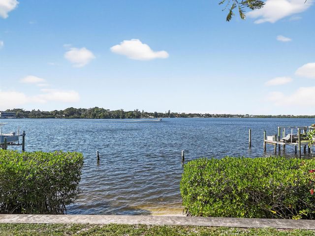 198 Golfview Drive, Tequesta, FL 33469