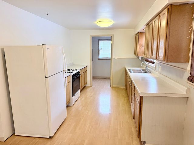 740 N Elmwood Drive, Aurora, IL 60506