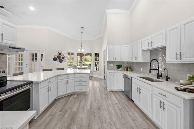 2481 22nd AVE NE, Naples, FL 34120