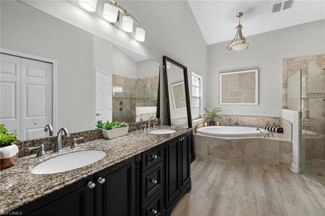 2481 22nd AVE NE, Naples, FL 34120