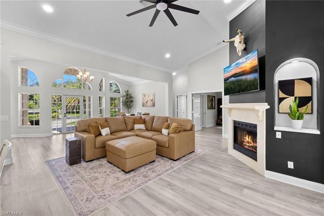 2481 22nd AVE NE, Naples, FL 34120