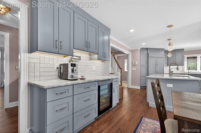 21874 Picadilly Circle, Novi, MI 48375