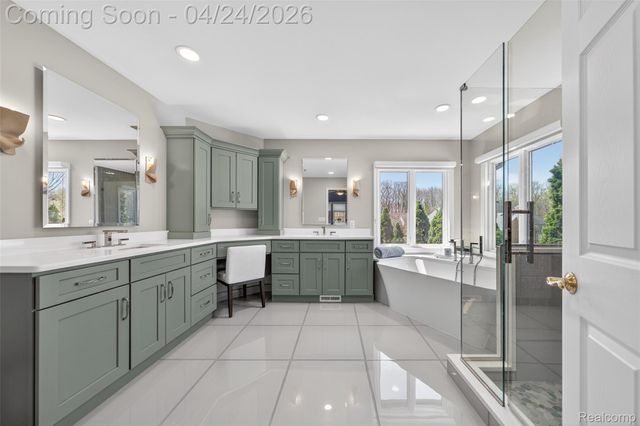 21874 Picadilly Circle, Novi, MI 48375