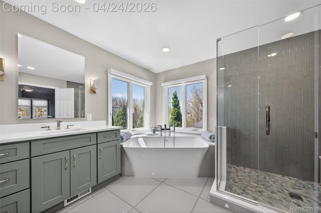 21874 Picadilly Circle, Novi, MI 48375