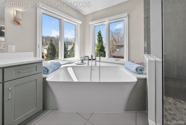 21874 Picadilly Circle, Novi, MI 48375