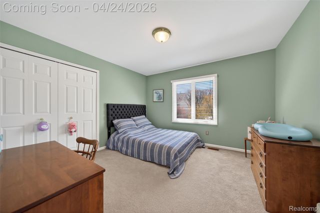 21874 Picadilly Circle, Novi, MI 48375