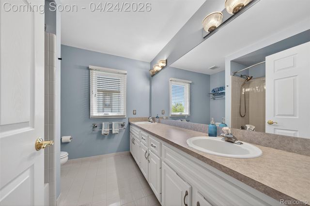 21874 Picadilly Circle, Novi, MI 48375
