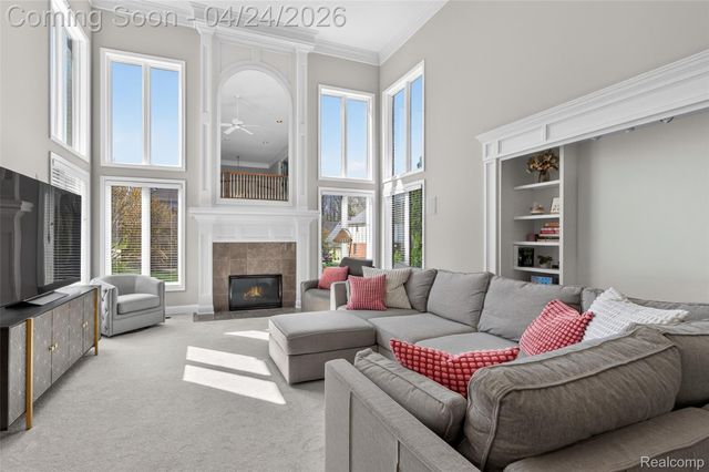21874 Picadilly Circle, Novi, MI 48375
