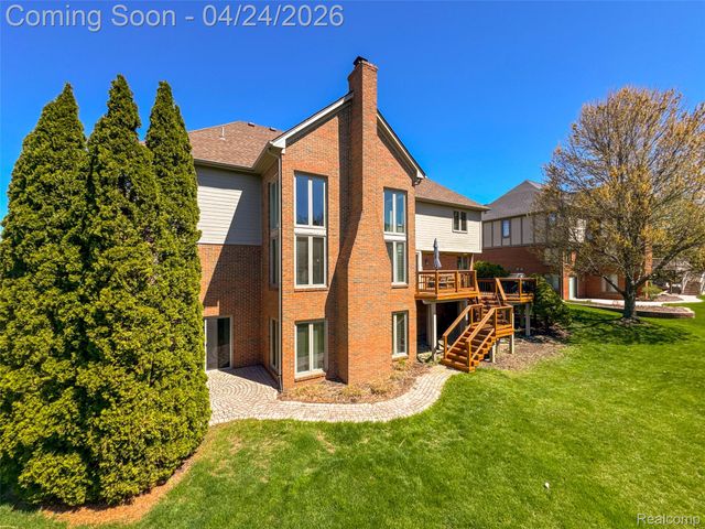 21874 Picadilly Circle, Novi, MI 48375