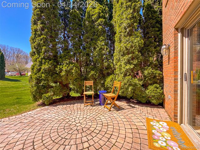 21874 Picadilly Circle, Novi, MI 48375