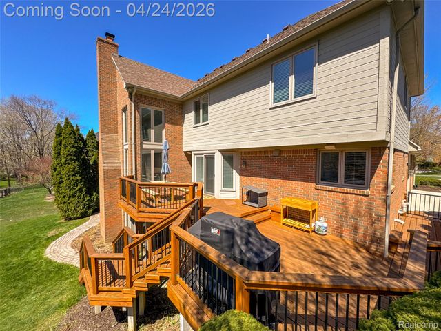 21874 Picadilly Circle, Novi, MI 48375