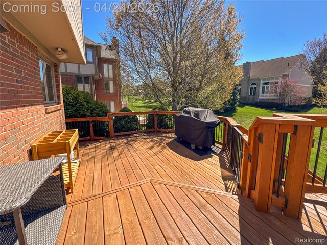 21874 Picadilly Circle, Novi, MI 48375