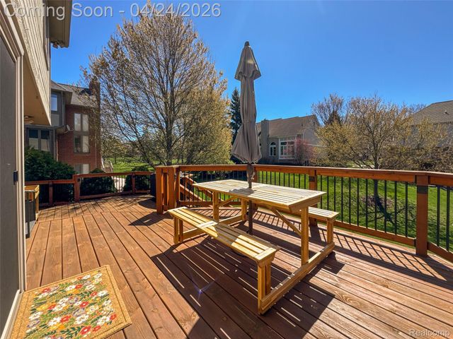 21874 Picadilly Circle, Novi, MI 48375