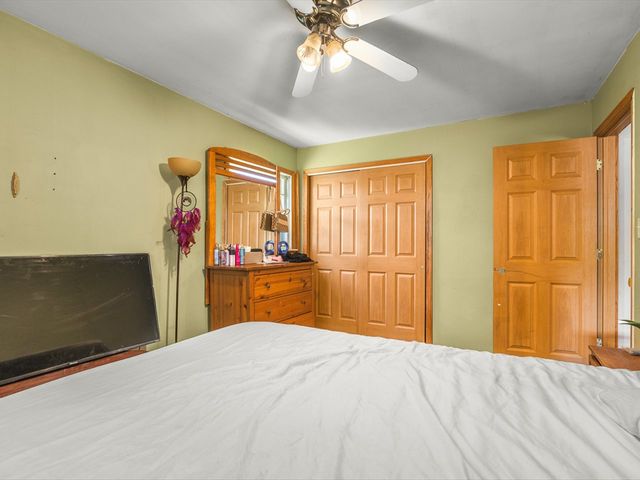219 Walter Court, Elgin, IL 60123