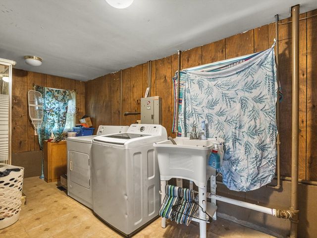 219 Walter Court, Elgin, IL 60123