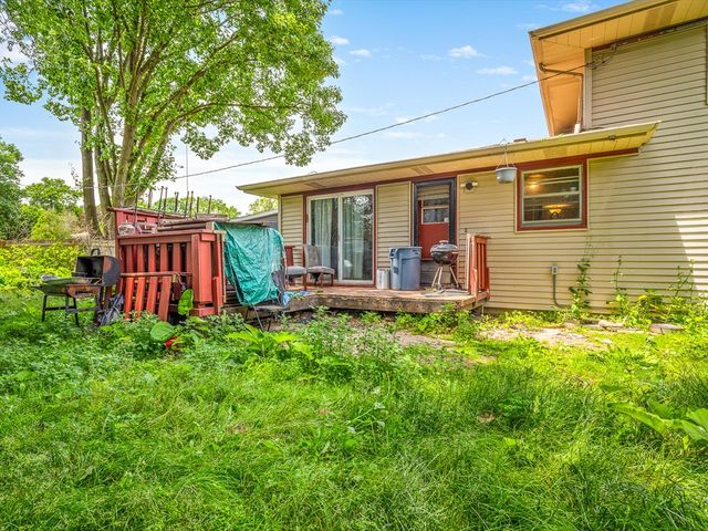 219 Walter Court, Elgin, IL 60123