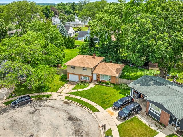 219 Walter Court, Elgin, IL 60123