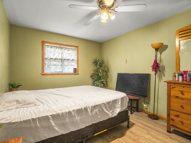 219 Walter Court, Elgin, IL 60123