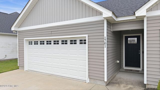 1701 Penncross Drive, Greenville, NC 27834
