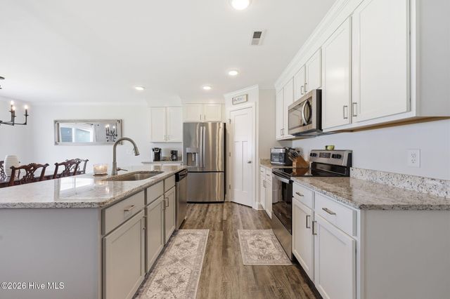 1701 Penncross Drive, Greenville, NC 27834