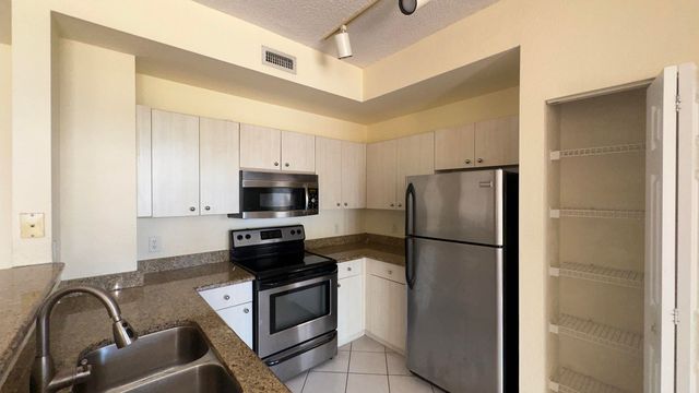 1801 N Flagler Drive 910, West Palm Beach, FL 33407