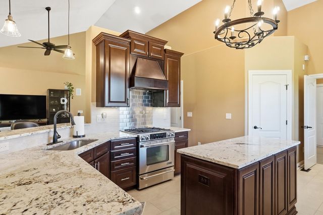 6147 Africa Road, Galena, OH 43021