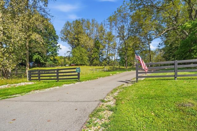 6147 Africa Road, Galena, OH 43021