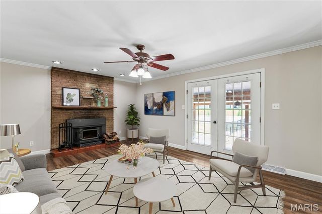 37 Cloverdale Drive, St Charles, MO 63304