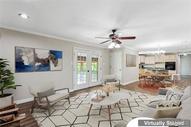 37 Cloverdale Drive, St Charles, MO 63304