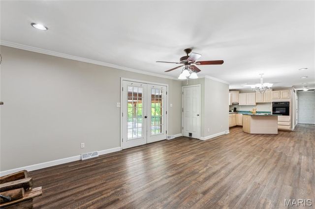 37 Cloverdale Drive, St Charles, MO 63304