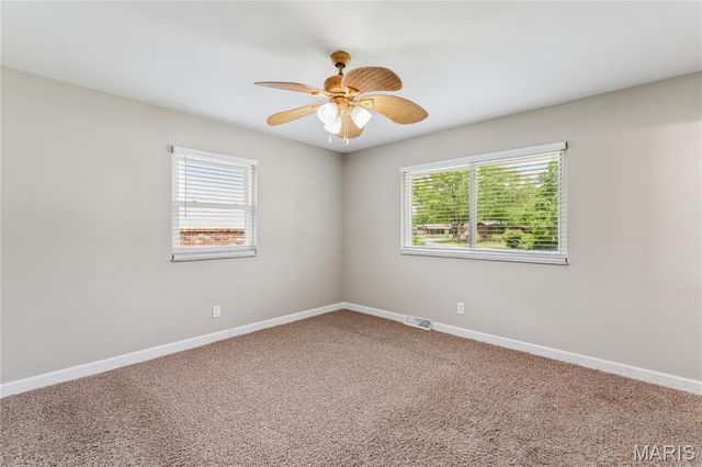 37 Cloverdale Drive, St Charles, MO 63304